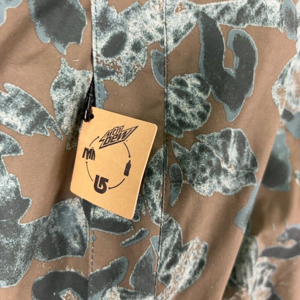 Burton NWT Burton Womens Camo Snow Jacket Size L